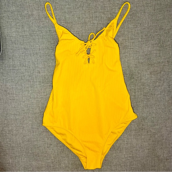 SÉZANE x YSÉ Yellow Ribbed One Piece Swimsuit! Perfect Condition! - Picture 2 of 6